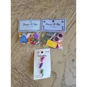 Vintage Dress It Up Buttons Vacation At The Beach Parrots Lot Of 3 NOS Buttons